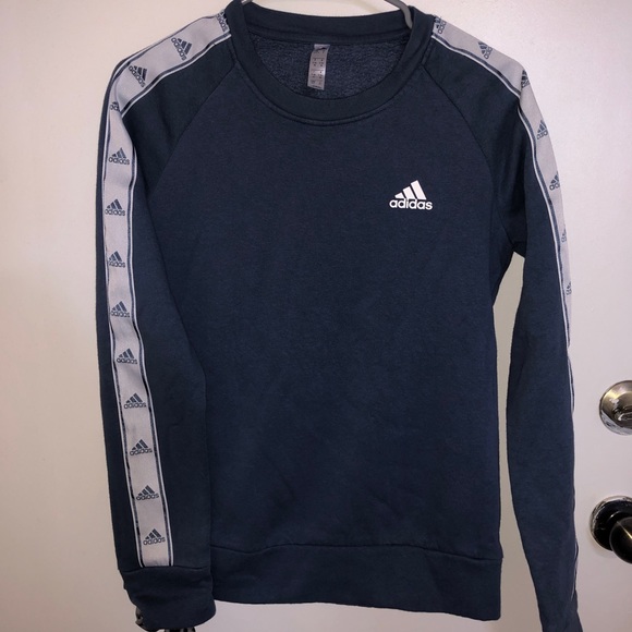 adidas logo crewneck sweater